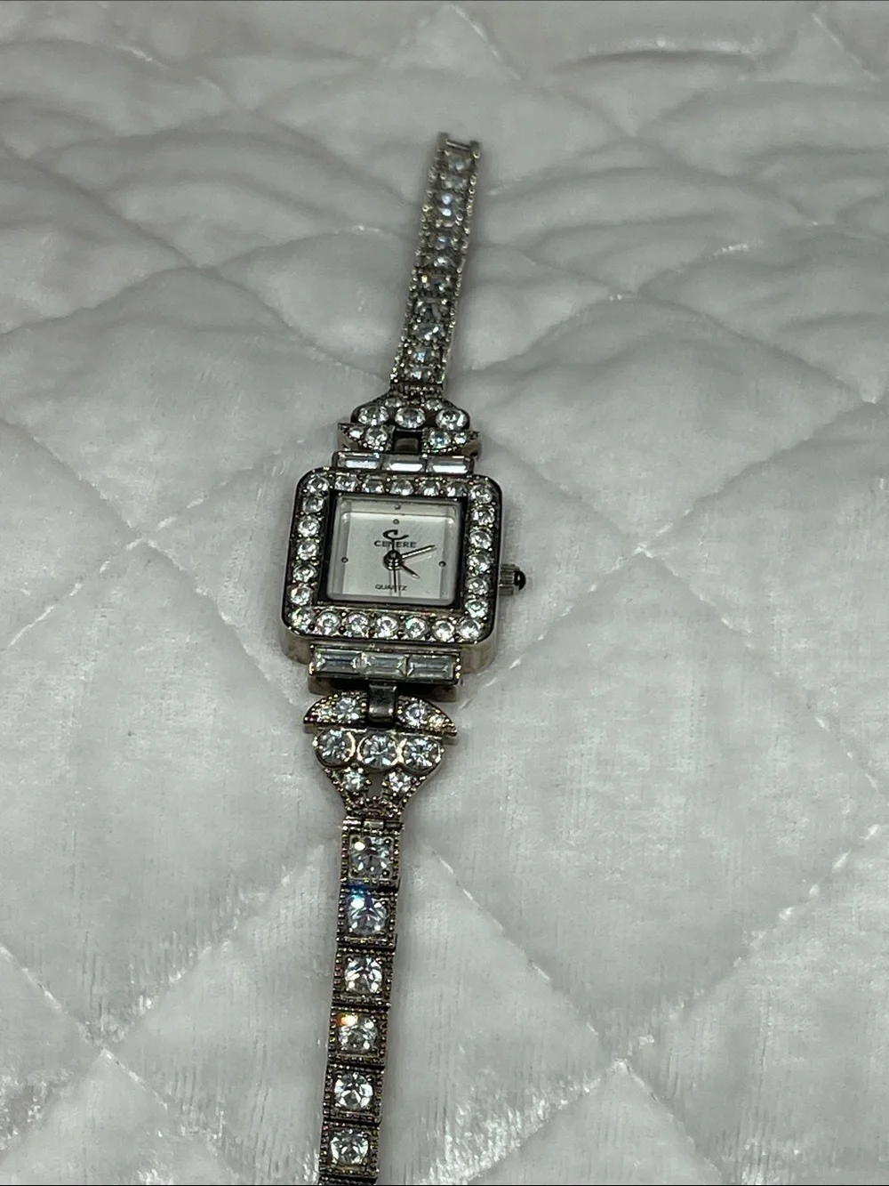 Vintage cache watch  Silvertone with rhinestones
